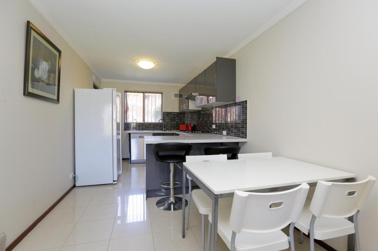 Parkline Apartments Perth Esterno foto